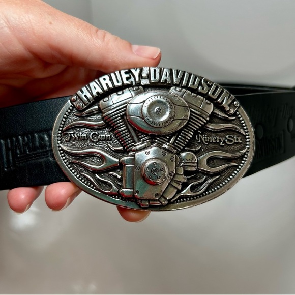 ✨✨SOLD✨✨Harley-Davidson Men’s Black Leather Belt with Harley Silver Buckle - Picture 3 of 8